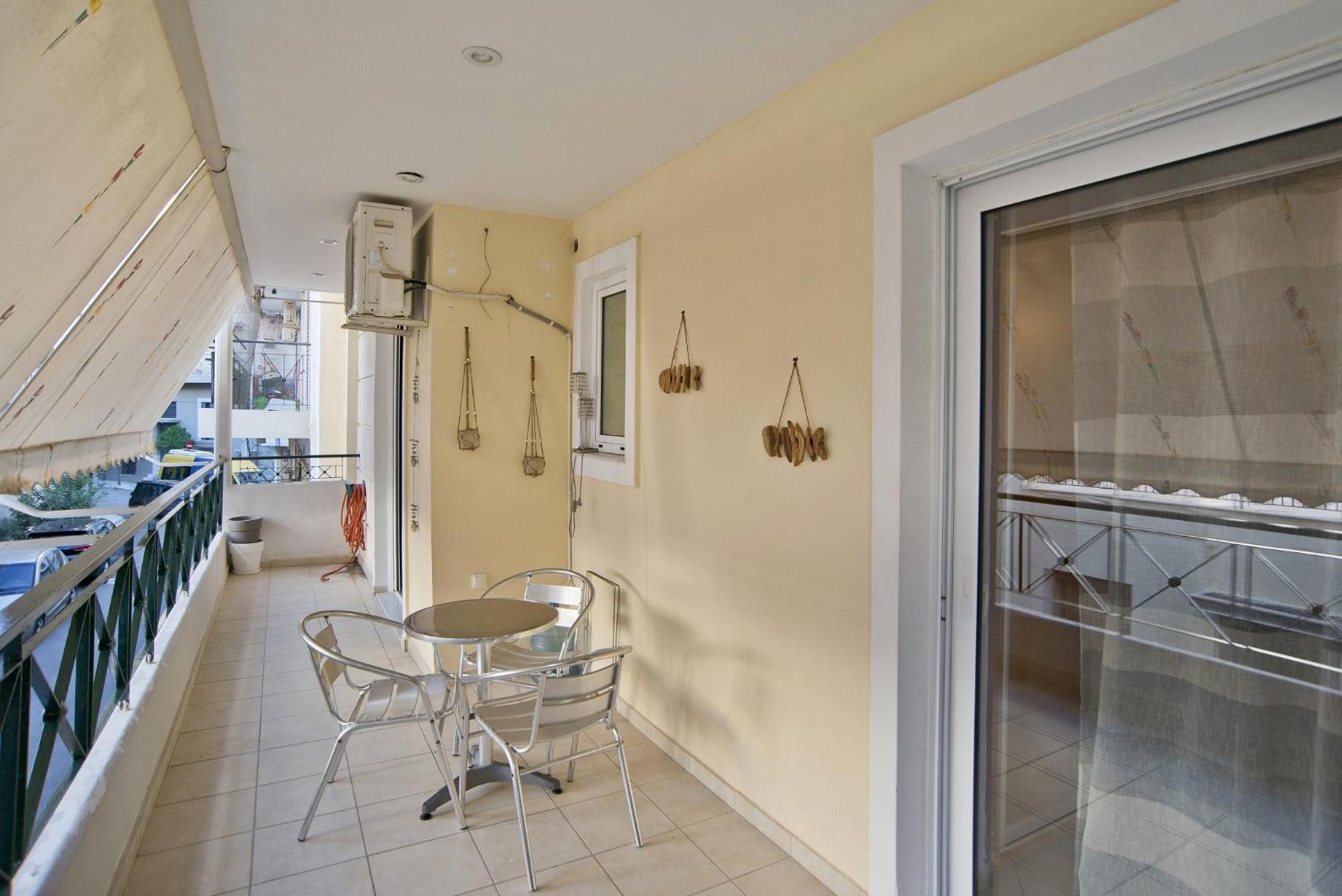 Seaside Spacious 2 Bedroom 2ba, Sea View *