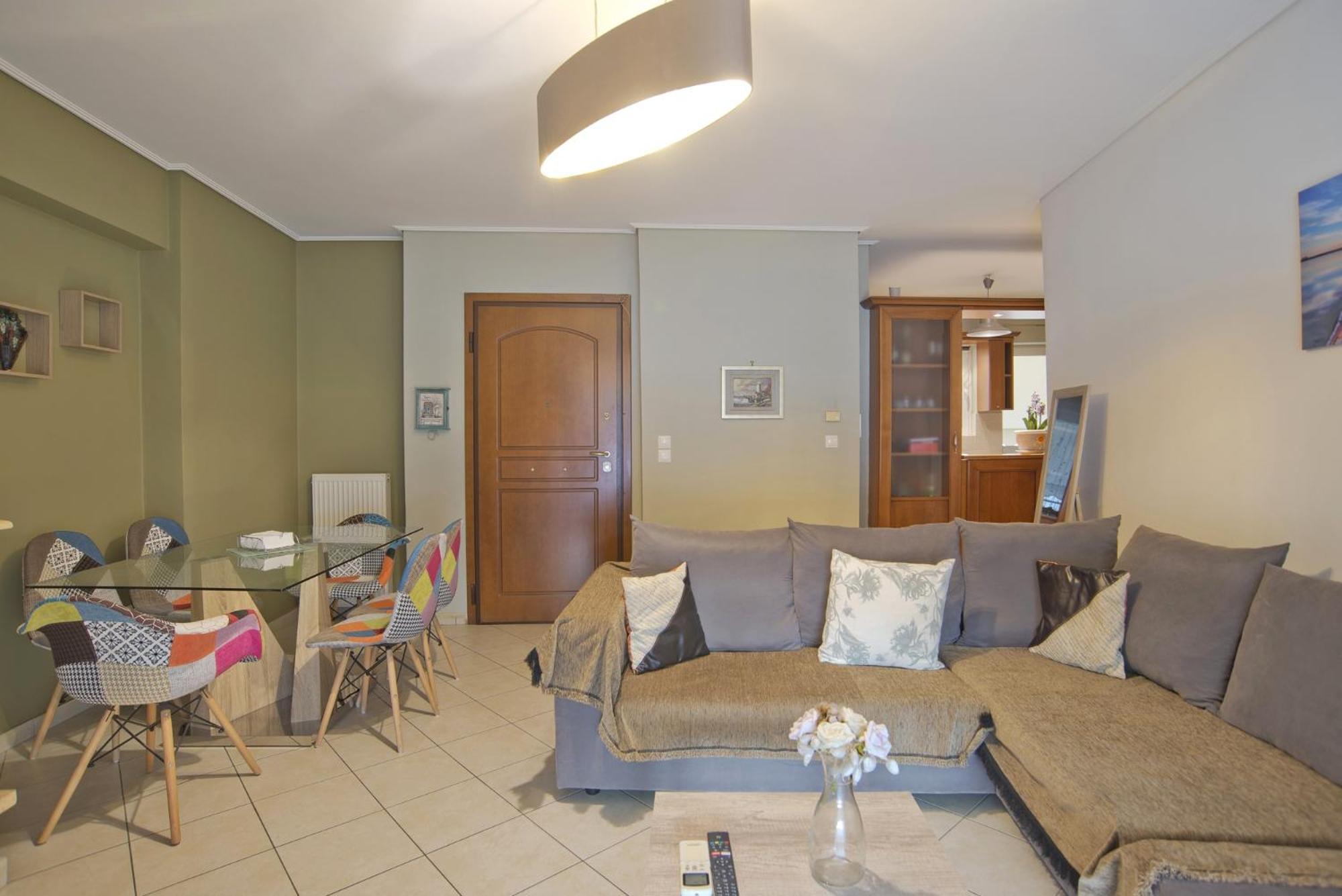 Seaside Spacious 2 Bedroom 2ba, Sea View